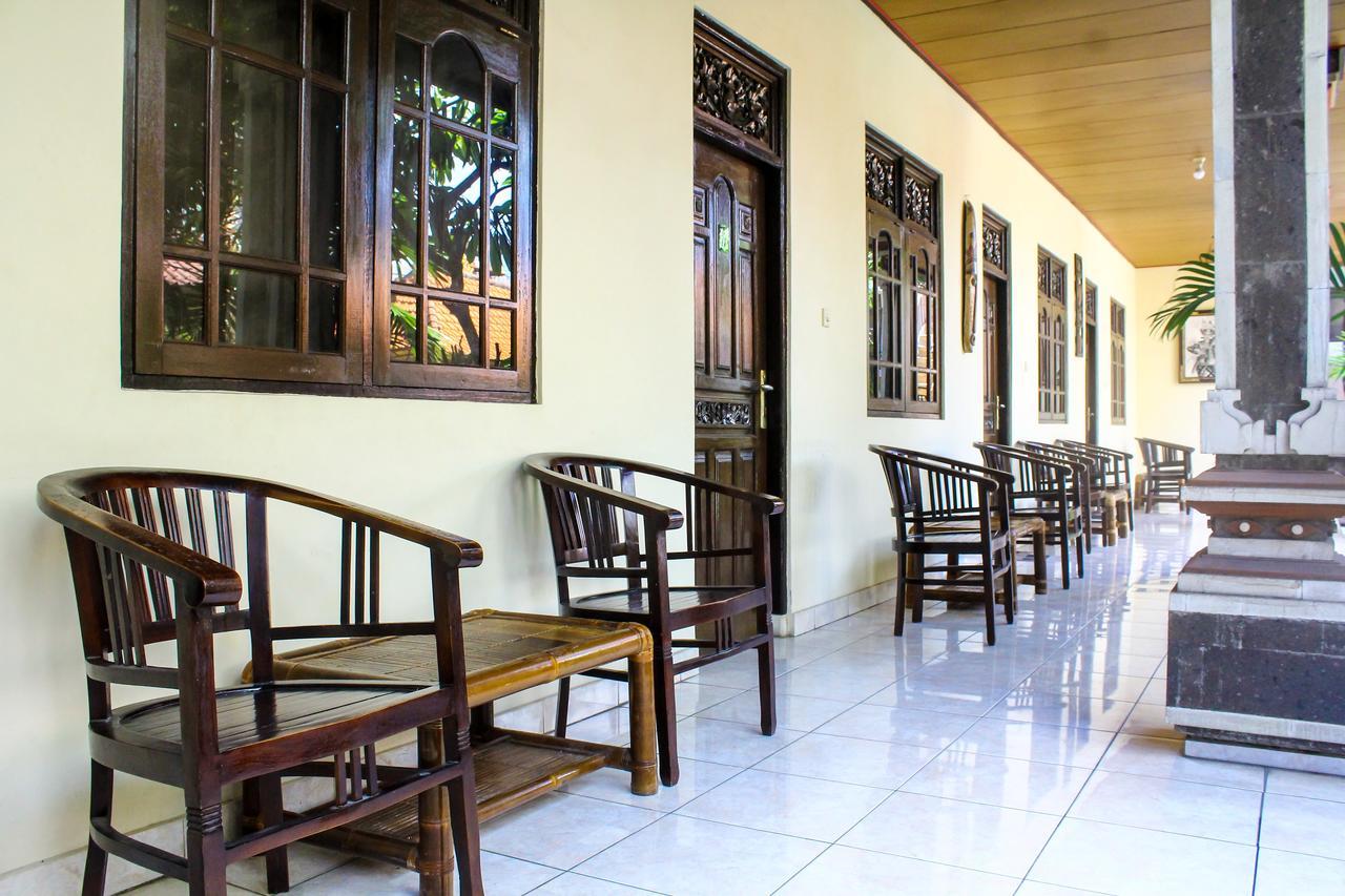 Lolo Beach Inn Legian Exterior foto