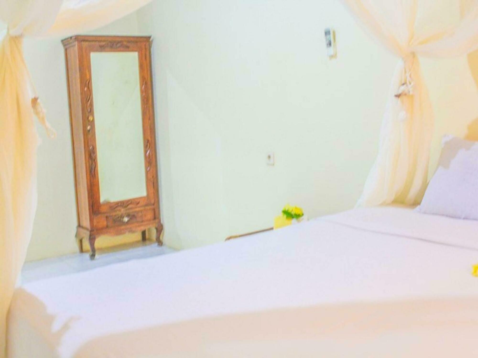 Lolo Beach Inn Legian Exterior foto