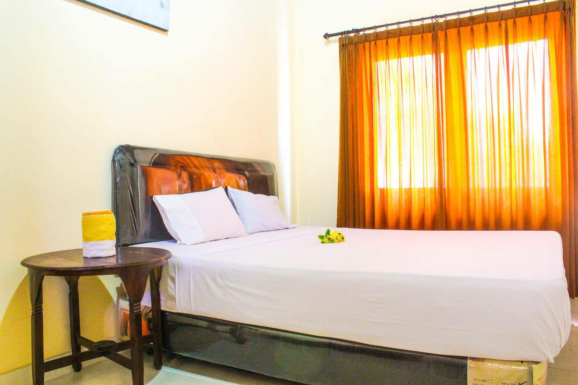 Lolo Beach Inn Legian Exterior foto