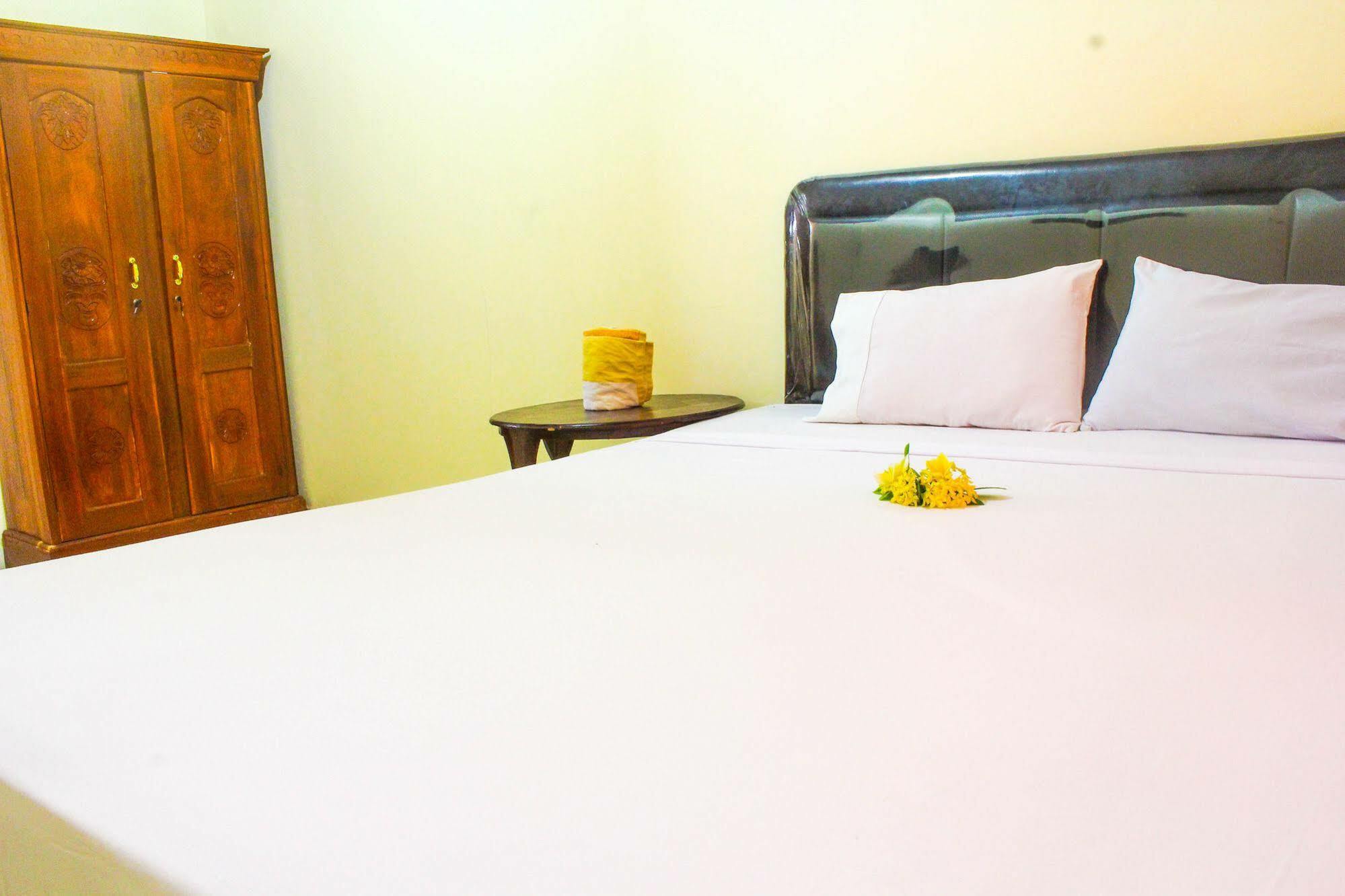 Lolo Beach Inn Legian Exterior foto