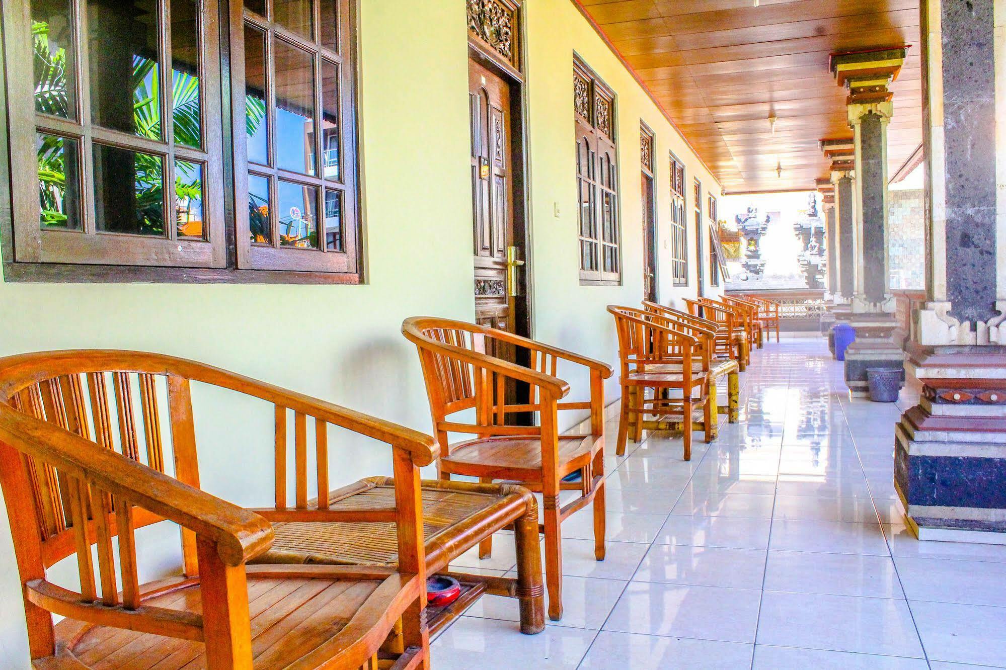Lolo Beach Inn Legian Exterior foto