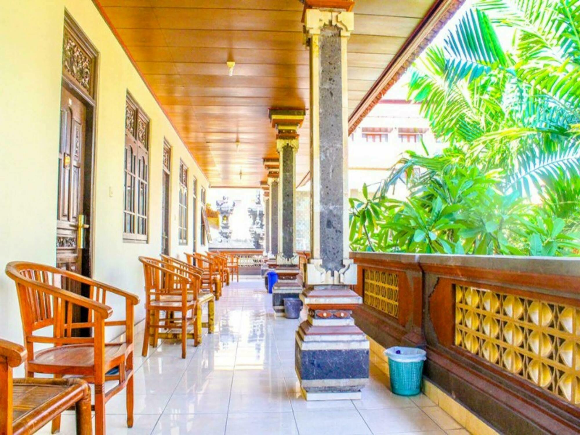 Lolo Beach Inn Legian Exterior foto
